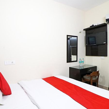 Hotel Westend Holiday Home 5 Mint From Nizamuddin Railway Station Nova Deli Exterior foto
