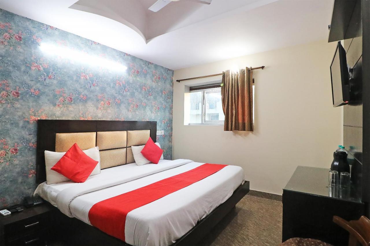 Hotel Westend Holiday Home 5 Mint From Nizamuddin Railway Station Nova Deli Exterior foto