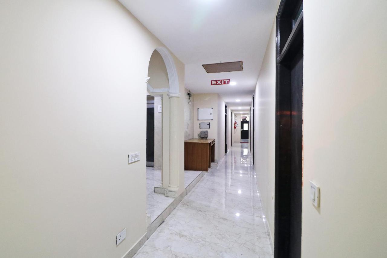 Hotel Westend Holiday Home 5 Mint From Nizamuddin Railway Station Nova Deli Exterior foto