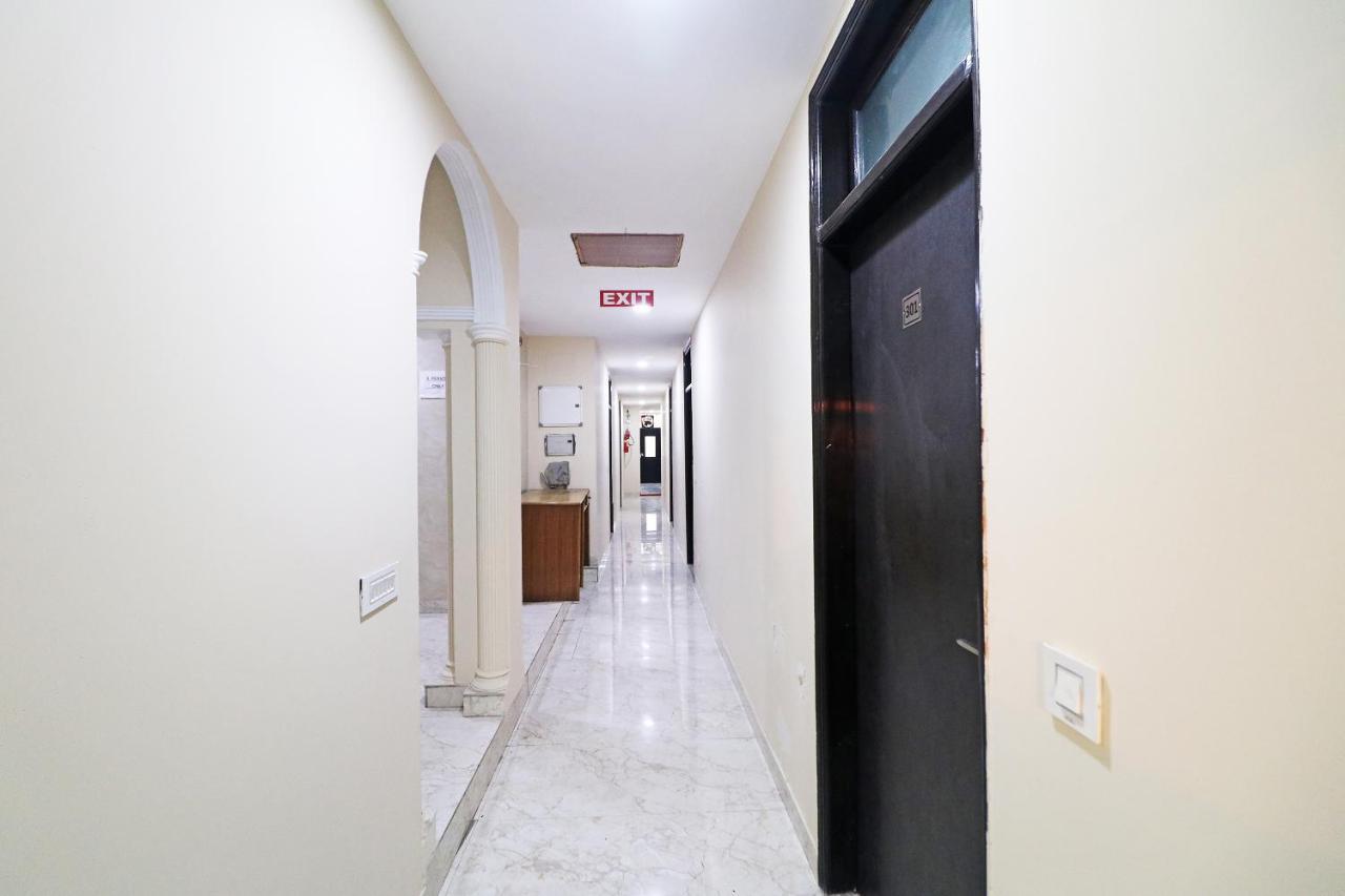 Hotel Westend Holiday Home 5 Mint From Nizamuddin Railway Station Nova Deli Exterior foto