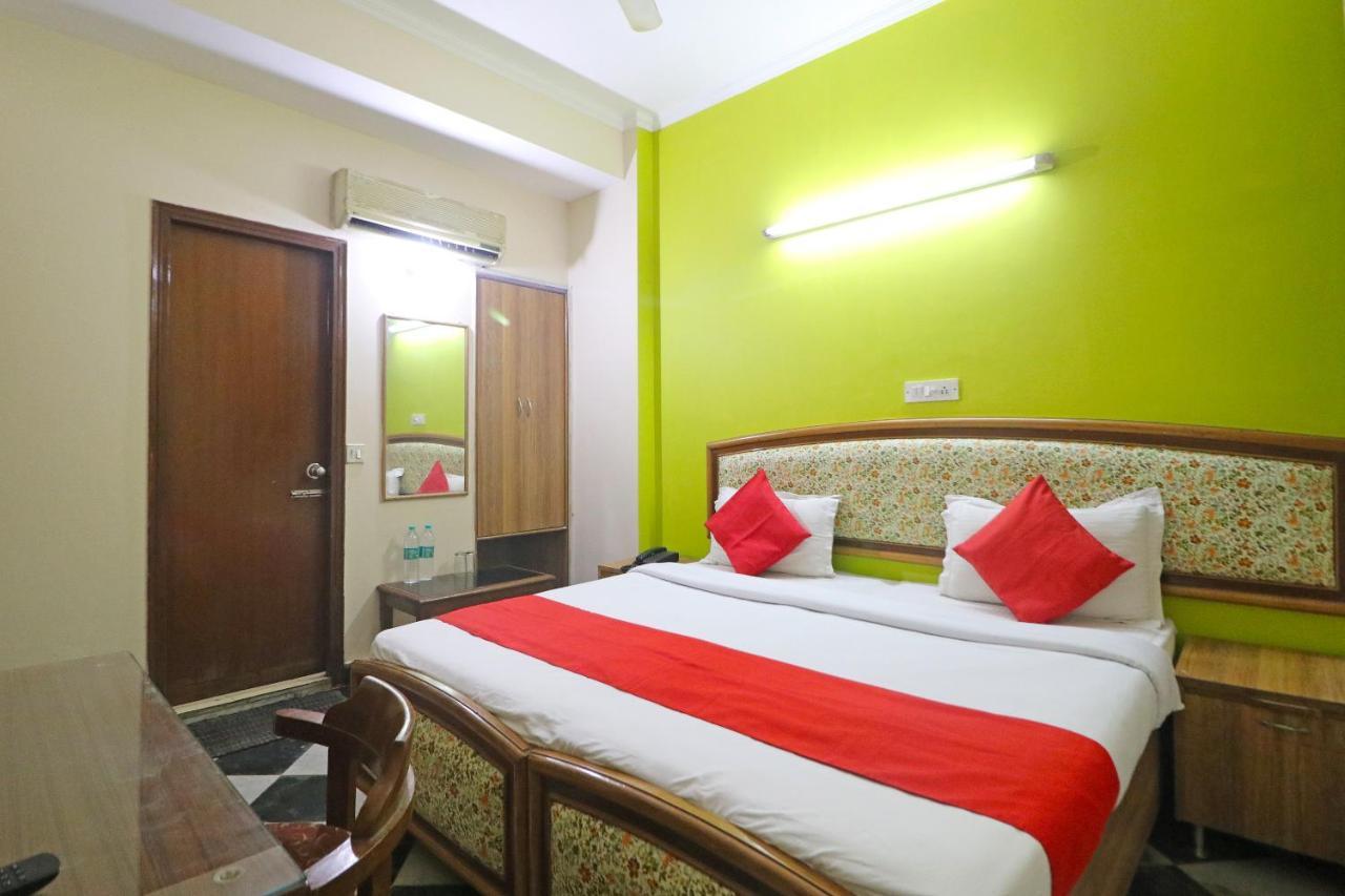 Hotel Westend Holiday Home 5 Mint From Nizamuddin Railway Station Nova Deli Exterior foto