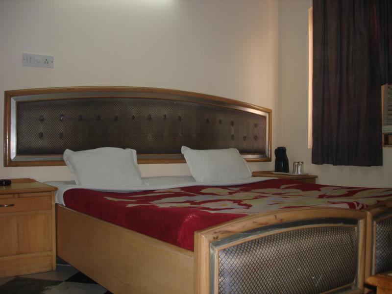Hotel Westend Holiday Home 5 Mint From Nizamuddin Railway Station Nova Deli Exterior foto